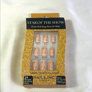 Nails Inc. London Star of the Show Glue-On Nails Wear up to 10 Days 24 Nails